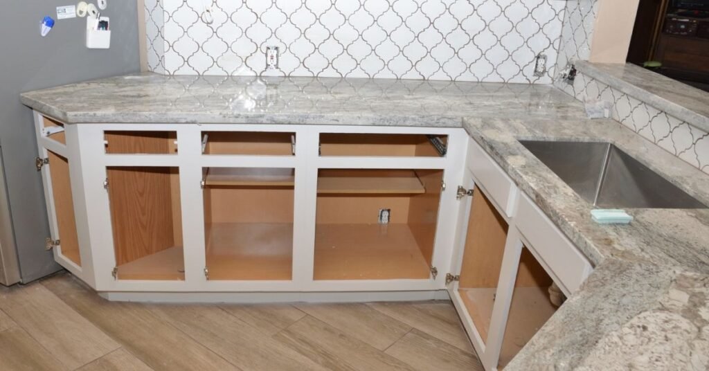 How Much to Paint Kitchen Cabinets in Toronto? 2026 Guide