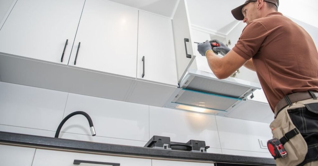 How Much to Paint Kitchen Cabinets in Toronto? 2026 Guide