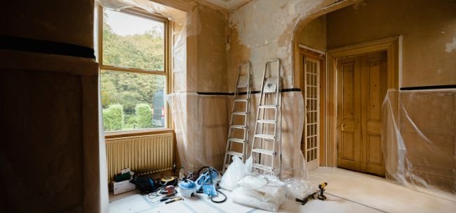Not sure whether to book renovation services or post-renovation cleaning first? Get the right order, what each service includes, timeline tips, cost factors.